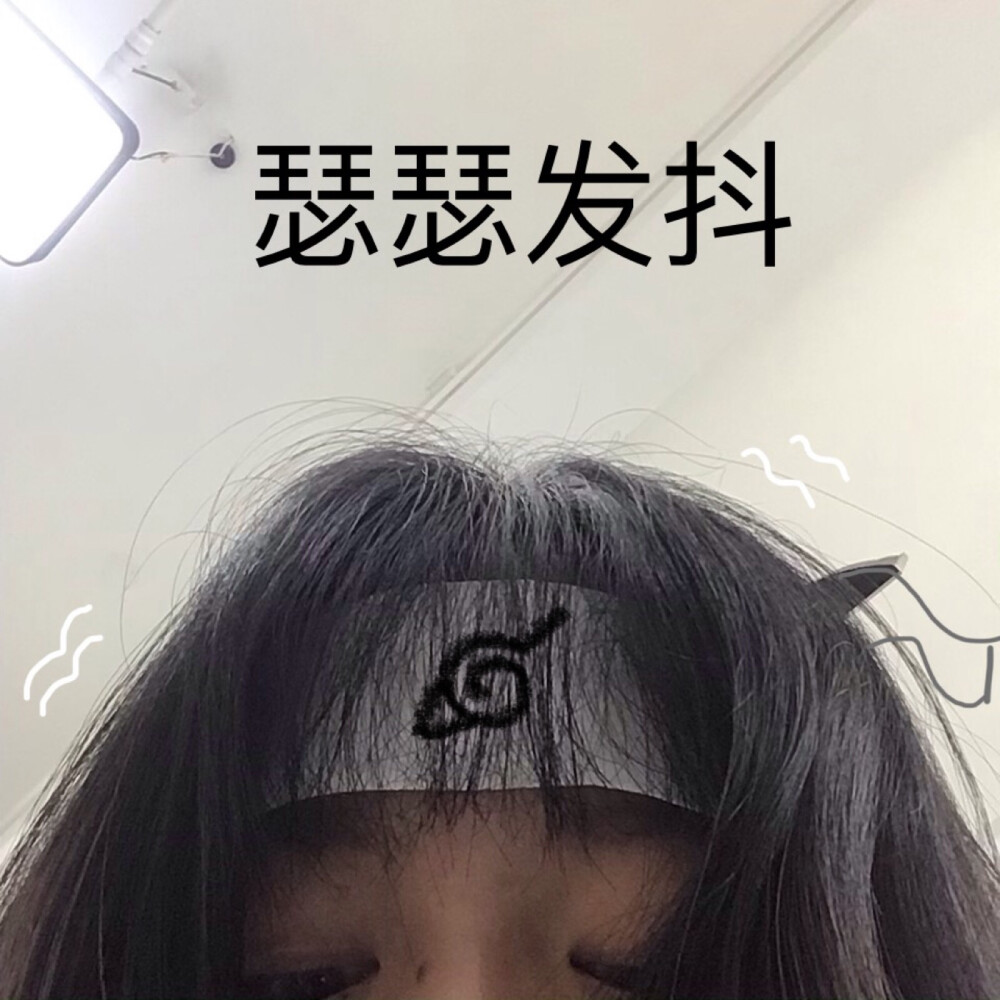 速写主教崔：“这个上衣画的不错……”
（看到裤子）“这是一个人画的吗？
K:“哦哦裤子是马老师画的”
崔：“哦（压根没听清）线太碎哈（指着裤子），画那么黑干嘛，不够整啊。
（全班狂笑）崔：“大家安静点我们继续说这个问题。这光影画得不熟练，要注意虚实，不要没变化”
马飞在后面尴尬的笑