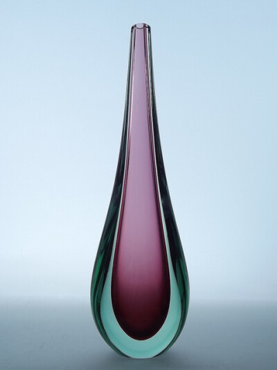 Vicke Lindstrand art glass vase produced by Kosta at Studio Schalling