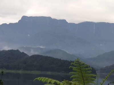 眉山，洪雅瓦屋山地质公园