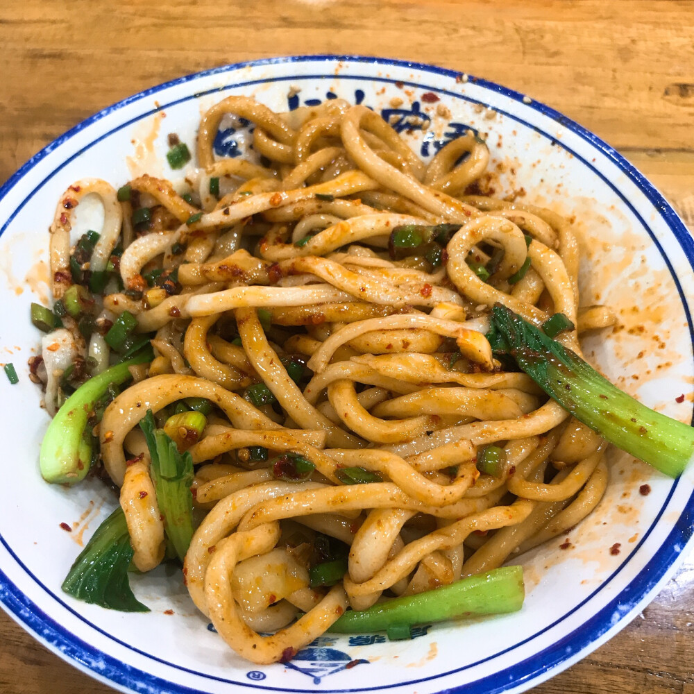 一碗面西安美食biangbiang面油泼棍棍面