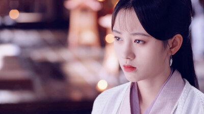 鞠婧祎.韩芸汐。