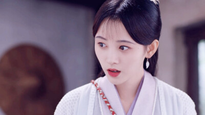 鞠婧祎.韩芸汐。