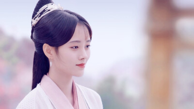 鞠婧祎.韩芸汐。