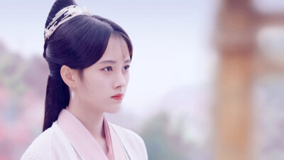 鞠婧祎.韩芸汐。