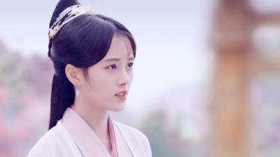 鞠婧祎.韩芸汐。