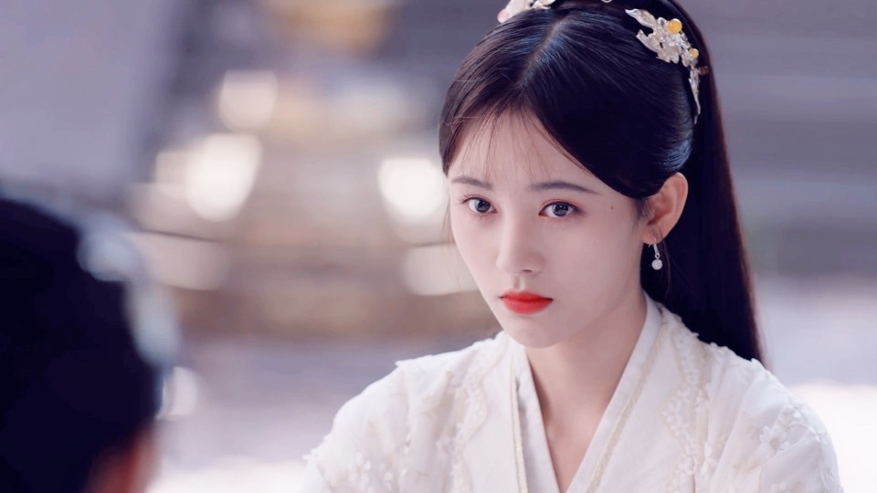 鞠婧祎.韩芸汐。