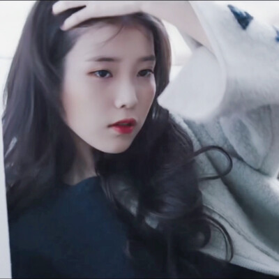 李智恩 二传注明萧郁
原截容栖