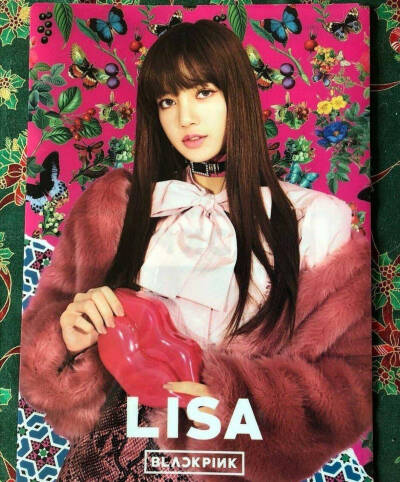 BLACKPINK(๑>؂<๑）像芭比一样精致的Lisa小姐姐呀