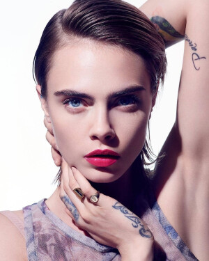 Cara Delevingne/卡拉迪瓦伊