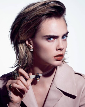 Cara Delevingne/卡拉迪瓦伊