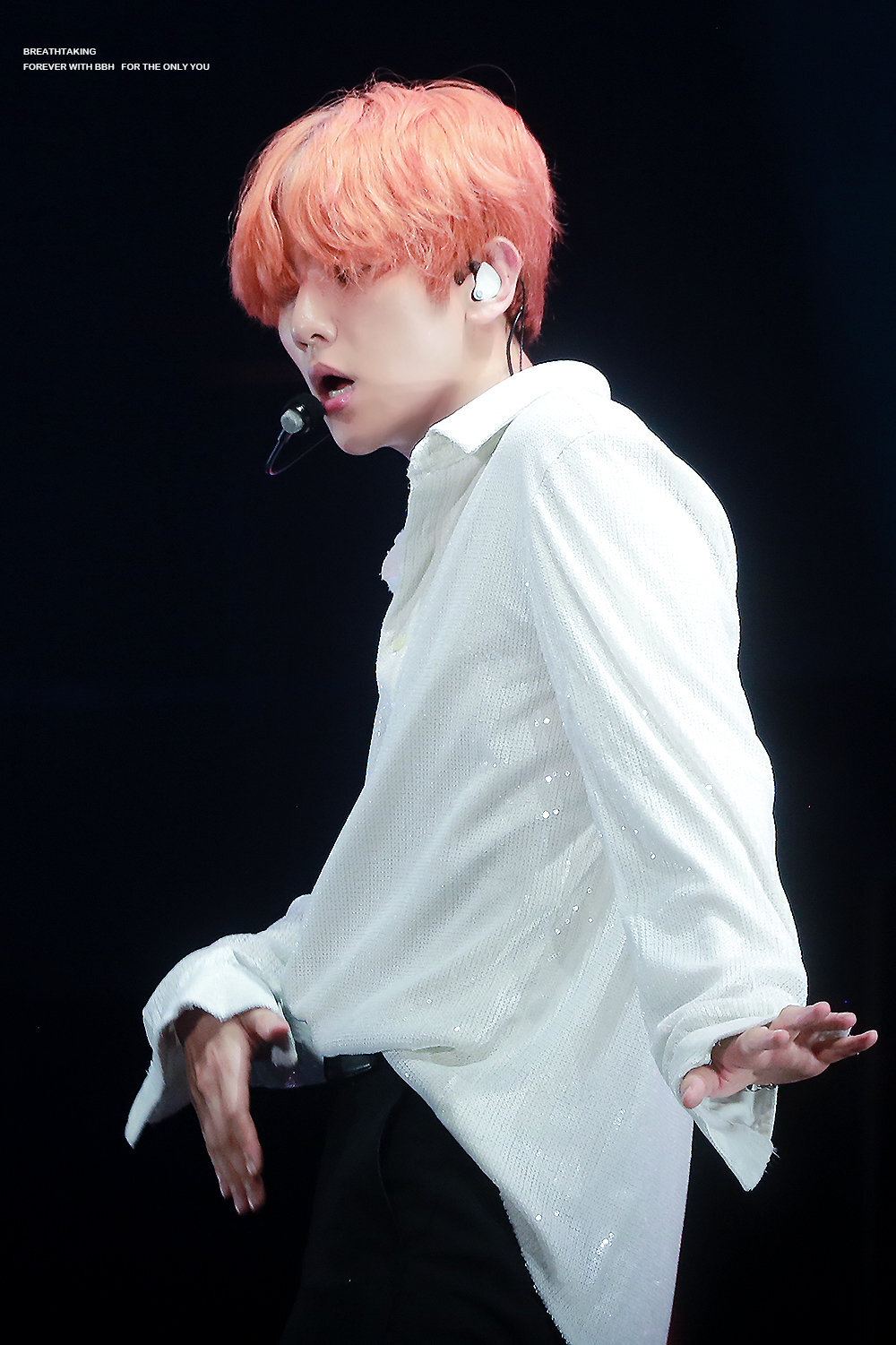 exo五巡边伯贤壁纸