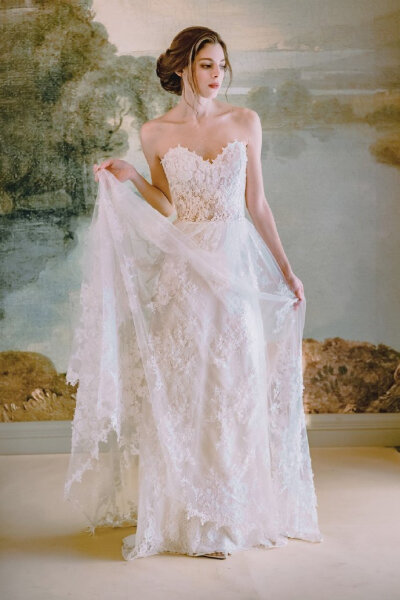 Claire Pettibone’s New Timeless Bridal Gown Collection ​​​​