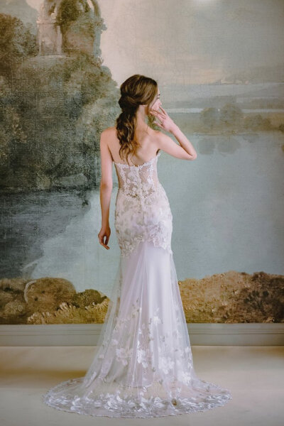 Claire Pettibone’s New Timeless Bridal Gown Collection ​​​​