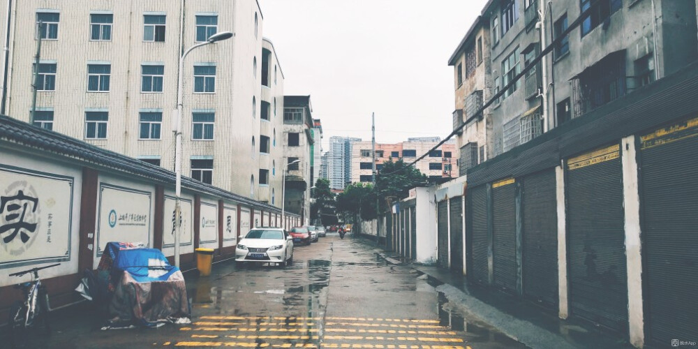 雨天街景