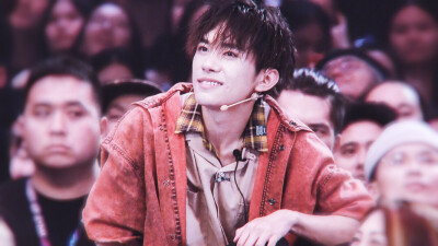 橙光素材易烊千玺
®dt程点星