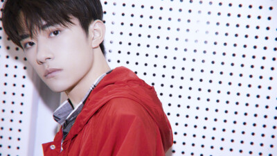 橙光素材易烊千玺
®dt程点星