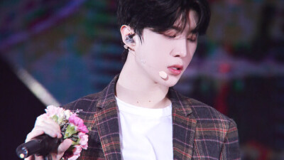 橙光素材范丞丞
®dt程点星