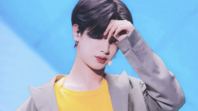 橙光素材黄明昊
®dt程点星