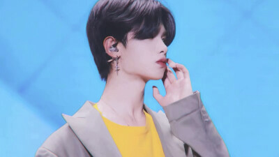 橙光素材黄明昊
®dt程点星