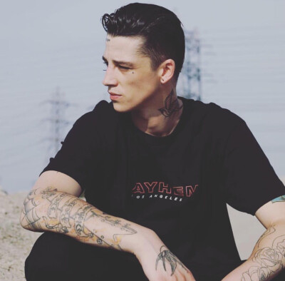 @rigeladvis me too darling
cr. ashstymest Insta