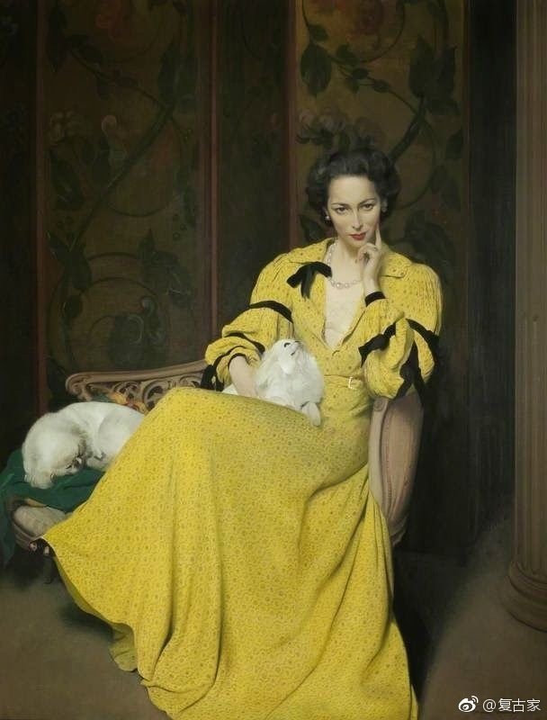 《穿着黄色连衣裙的波琳》（英文：Pauline in the yellow dress） 是英国艺术家『Herbert James Gunn』 于1944年 所作。