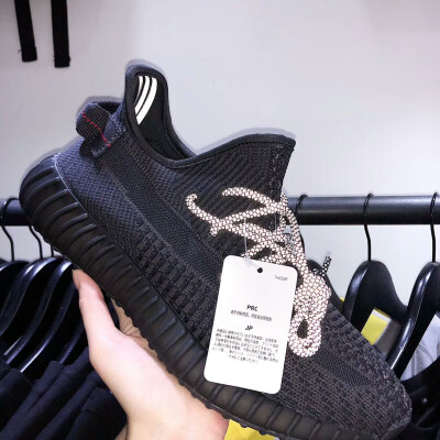 实拍
Yeezy黑天使
全套包装 情侣必选款