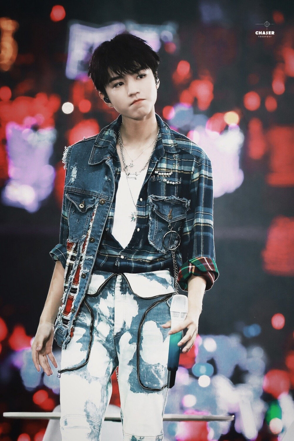 王俊凯20190810tf六周年演唱会crlogo