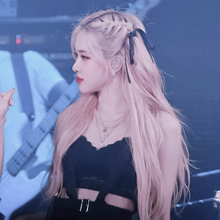 rose朴彩英爱豆头像赞评论更多所有评论你也来说些什么吧