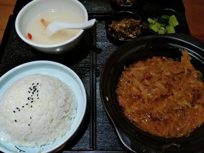 一块拌酱大骨の酸菜小酥肉