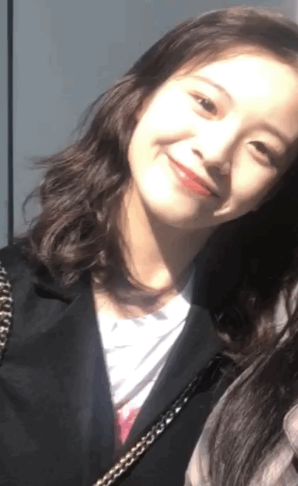 李庚希
笑起来好甜