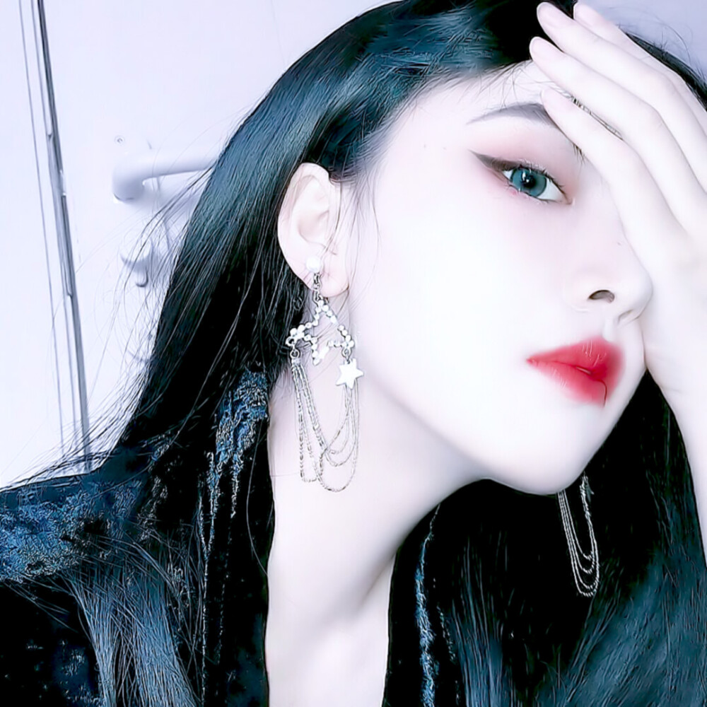 女头，拿图留个赞，谢谢、