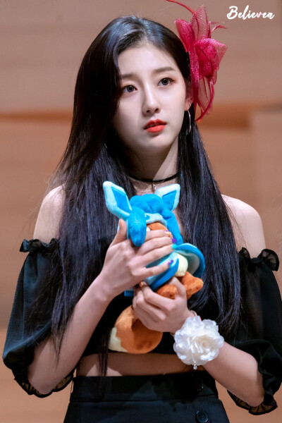 Lovelyz 鄭藝仁