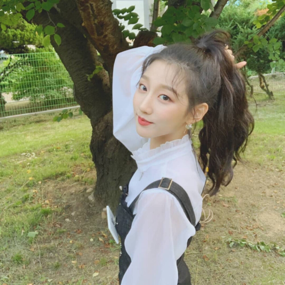 Lovelyz 郑艺仁