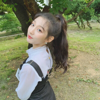 Lovelyz 郑艺仁