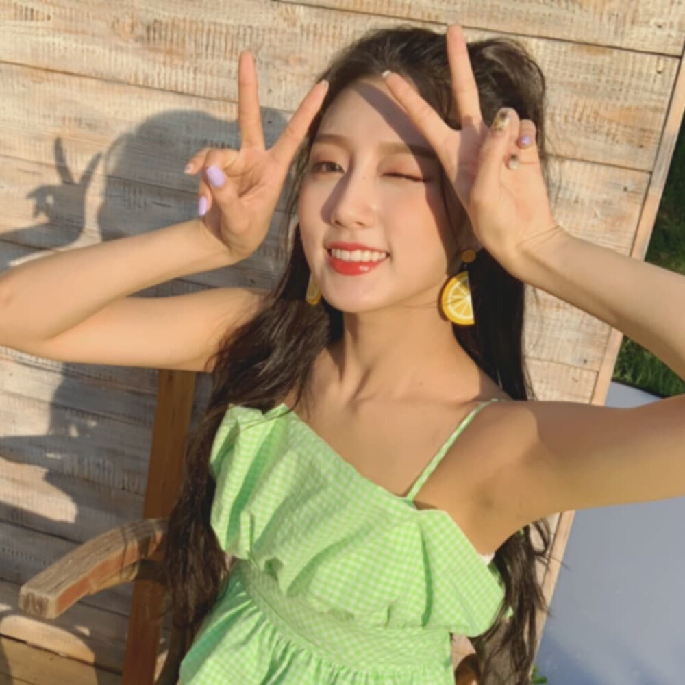 Lovelyz 鄭藝仁