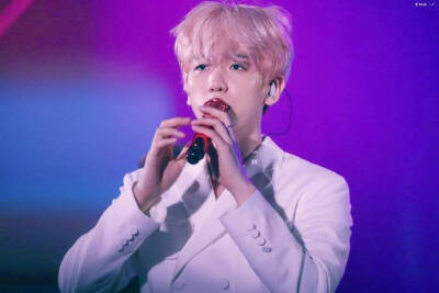 #边伯贤City Lights# 边伯贤超话 @baekhyunee7 190810/190811【B_more_0506/baekholic0506/lstrawberry_bbh】EXpℓOration in 香港