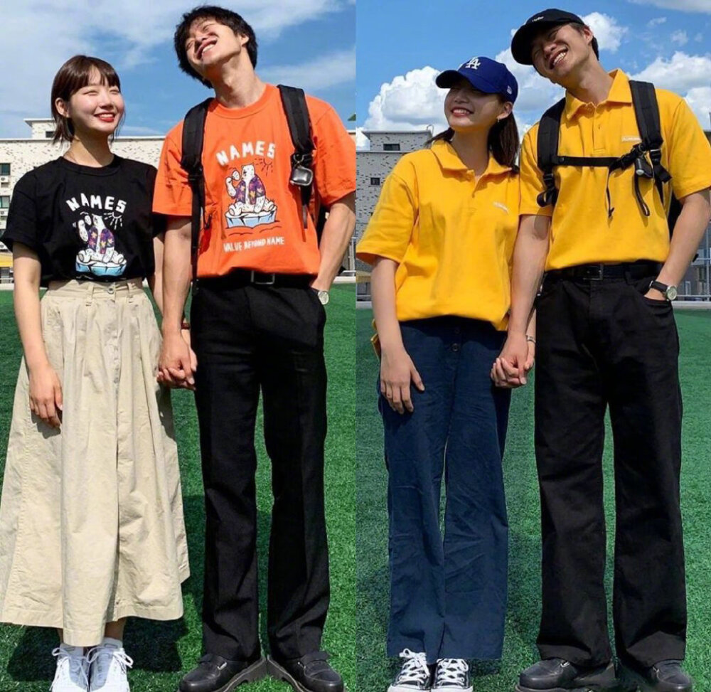 一对韩国情侣宽松休闲的Couple Look。 ​​​