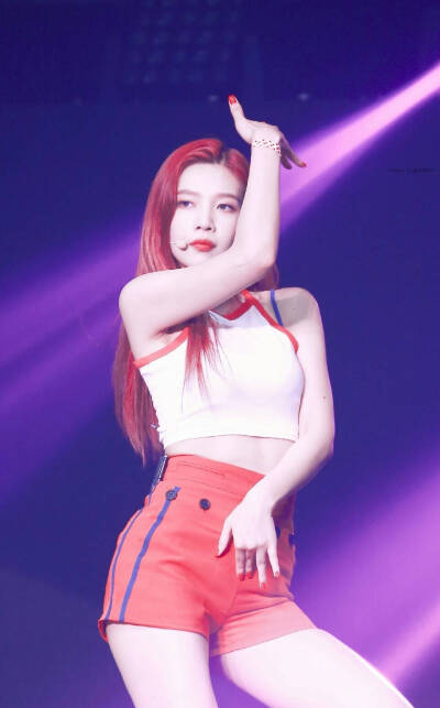 red velvet red favor 白干妈 joy 朴秀荣