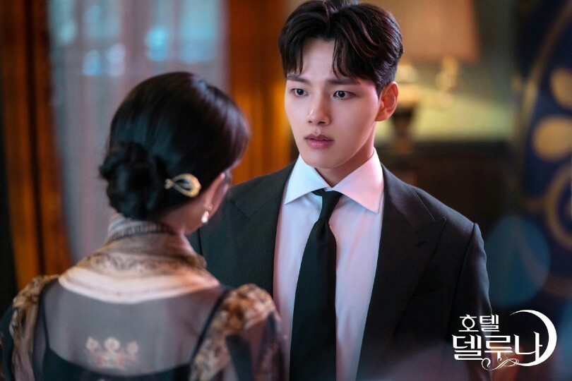 吕珍九（饰具灿星）