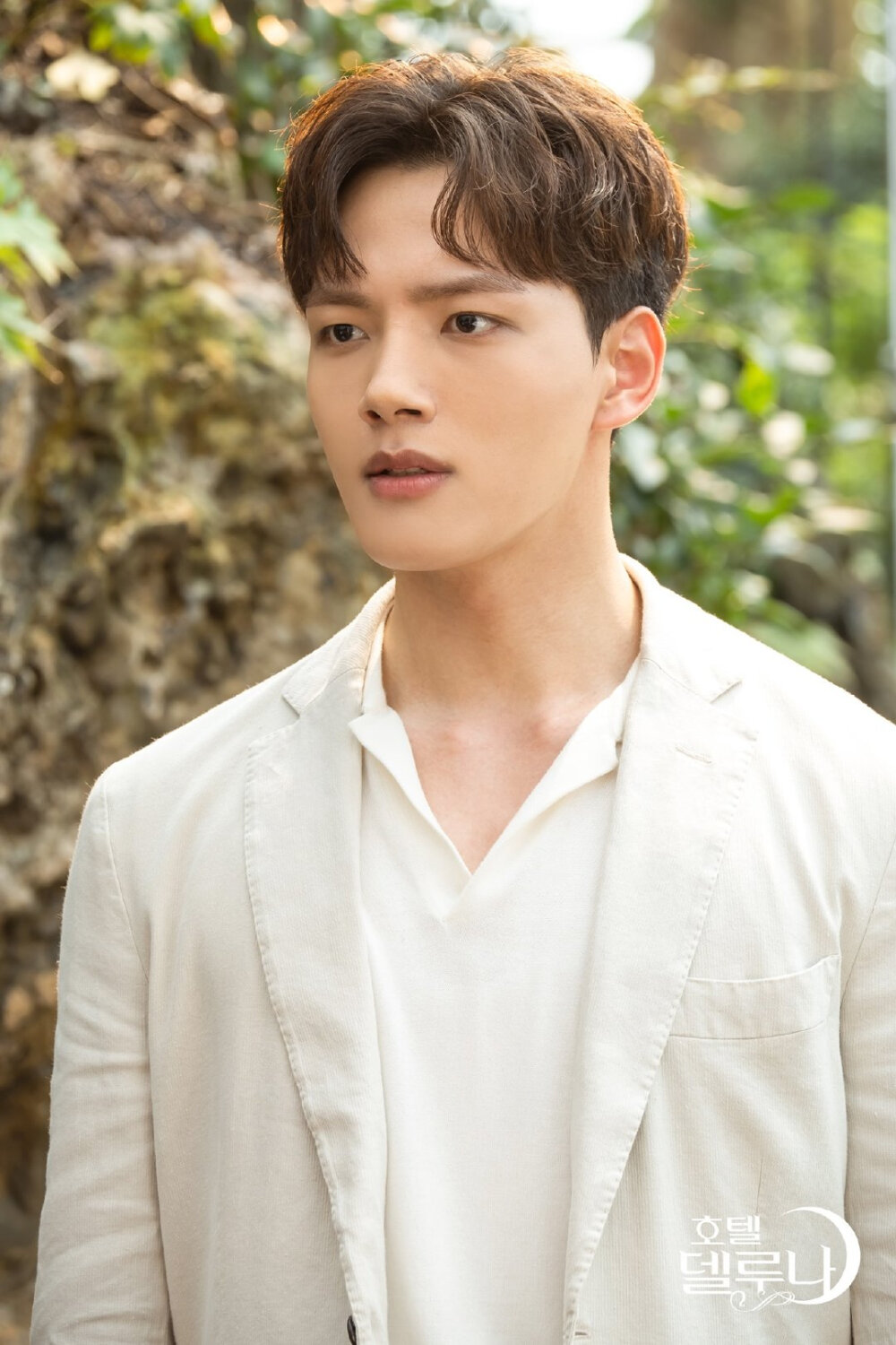 吕珍九（饰具灿星）