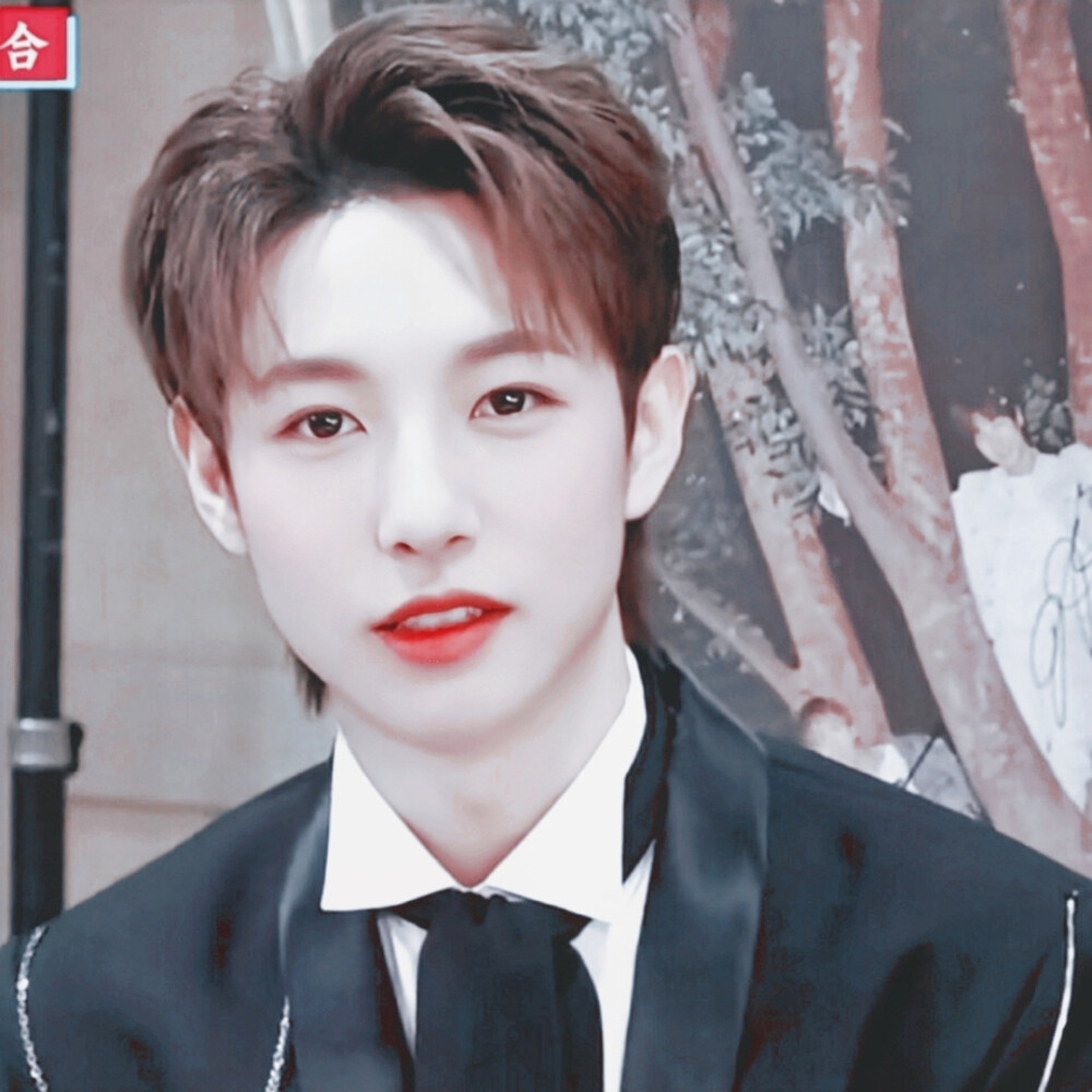 黄仁俊爱豆头像男爱豆头像黄仁俊头像赞评论1更多所有评论你也来说些