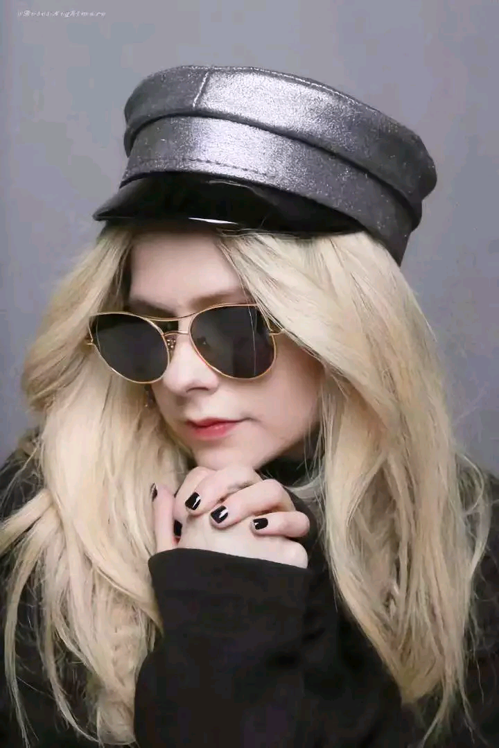 Avril Lavigne, 酵母，艾薇儿，vv