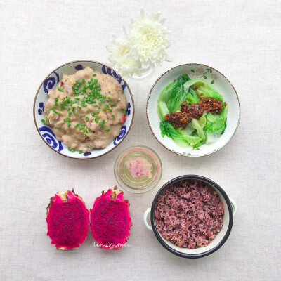 从莲蓬吃到红柿，从夏吃到秋。