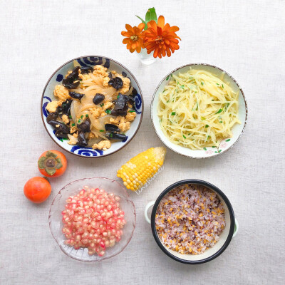 从莲蓬吃到红柿，从夏吃到秋。