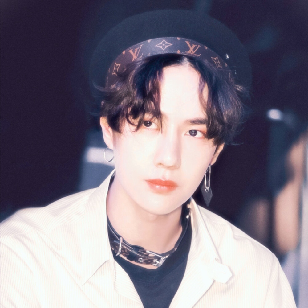 王一博头像。拿图点赞。二传标明dt赵嘉懿