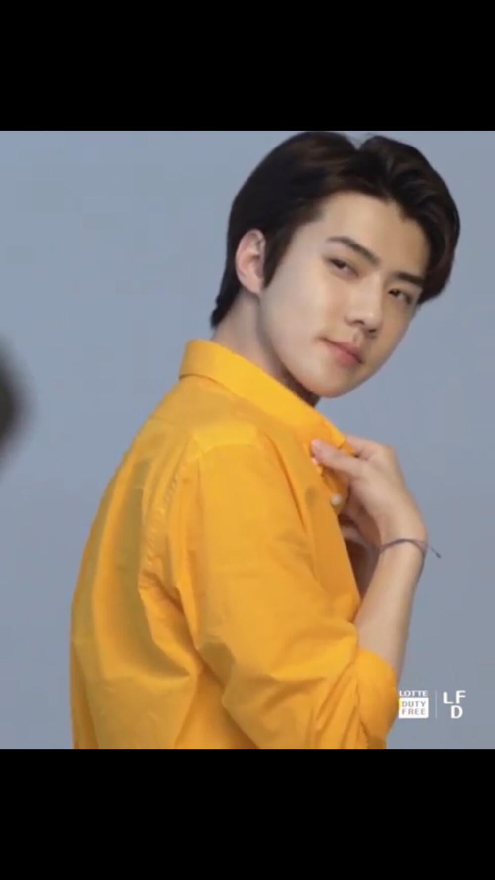 吴世勋/lotte duty free sehun focus/720p壁纸自截+黄衬衫少年+移动的雕像+我吴总穿黄色衣服太好看了吧T T 神仙下凡太辛苦了