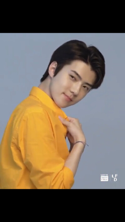 吴世勋/lotte duty free sehun focus/720p壁纸自截+黄衬衫少年+移动的雕像+我吴总穿黄色衣服太好看了吧T T 神仙下凡太辛苦了