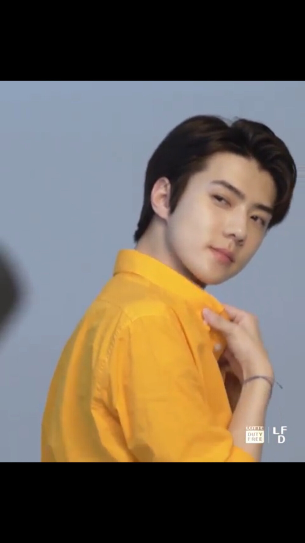 吴世勋/lotte duty free sehun focus/720p壁纸自截+黄衬衫少年+移动的雕像+我吴总穿黄色衣服太好看了吧T T 神仙下凡太辛苦了