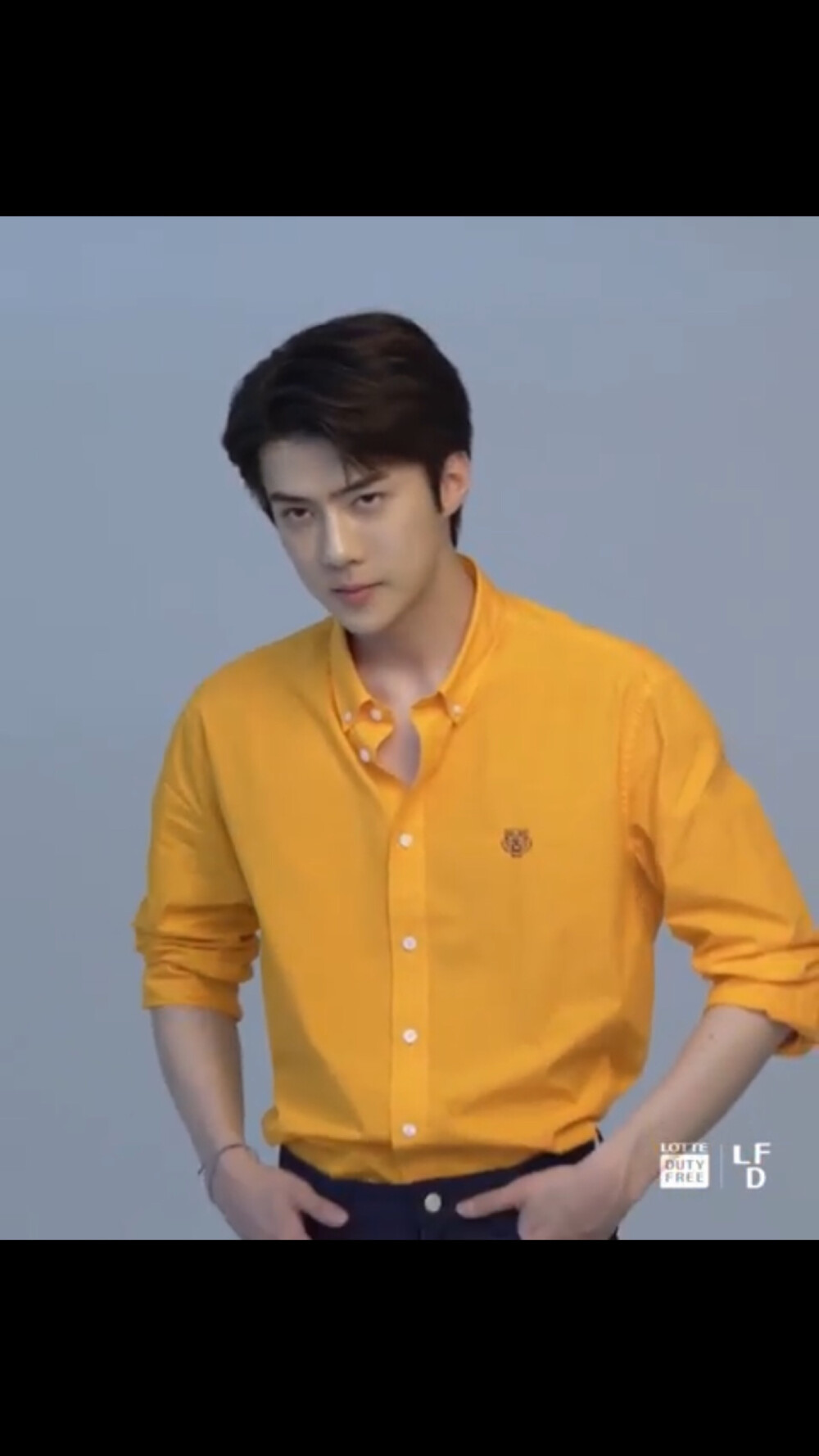 吴世勋/lotte duty free sehun focus/720p壁纸自截+黄衬衫少年+移动的雕像+我吴总穿黄色衣服太好看了吧T T 神仙下凡太辛苦了