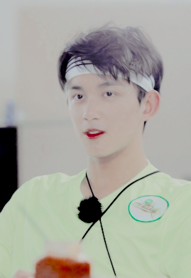 吴磊自调截 拿图点赞